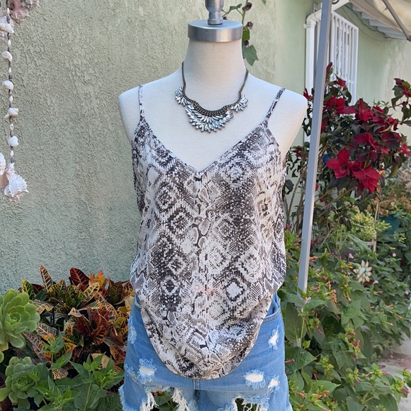 🔥Last One🔥💓BEAUTIFUL TOP💓 - Picture 7 of 8